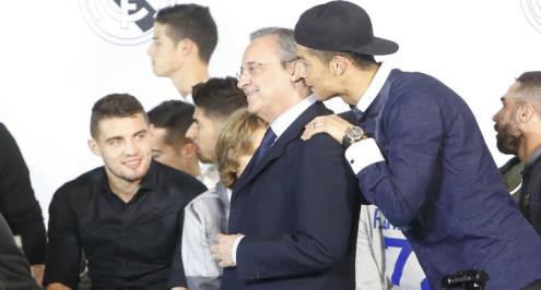 تقارير: 5 أسباب وراء رحيل رونالدو.. ومتى اتخذ هذا القرار